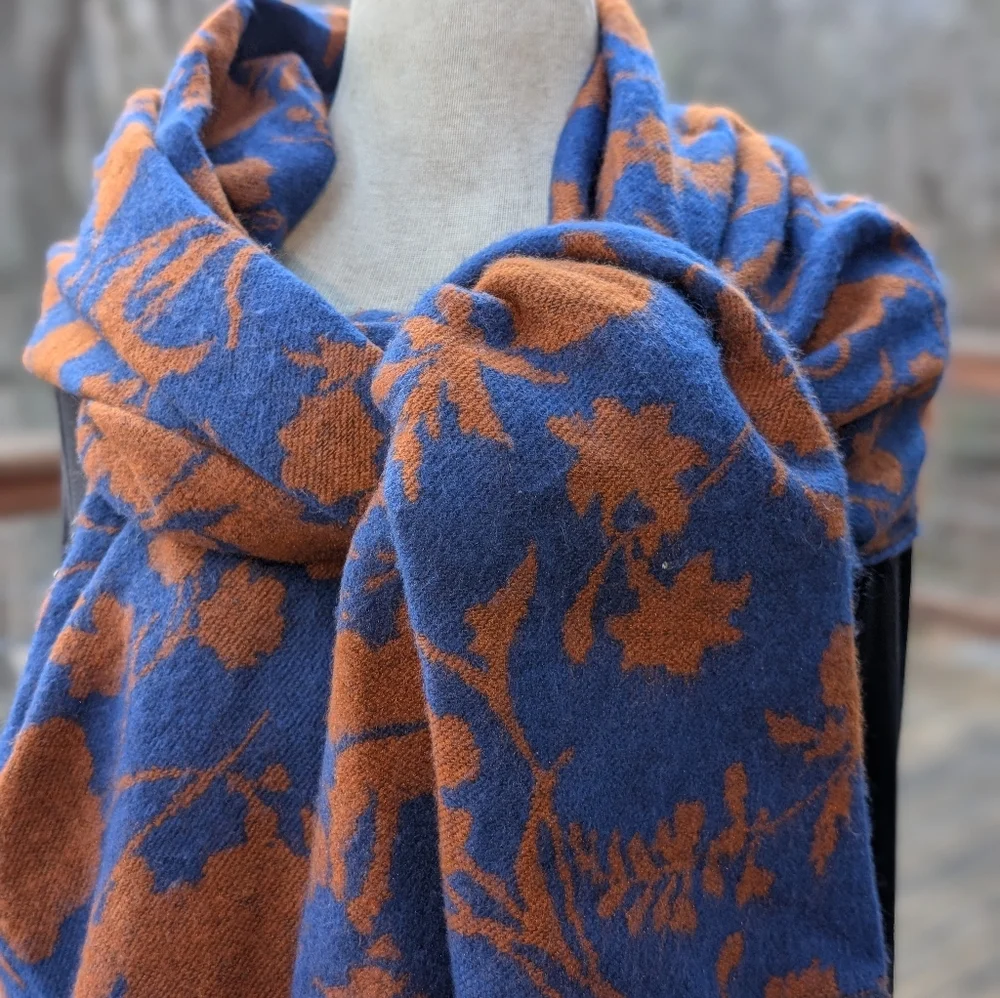 Floral Reversible Blanket Scarf - Picture 6 of 8